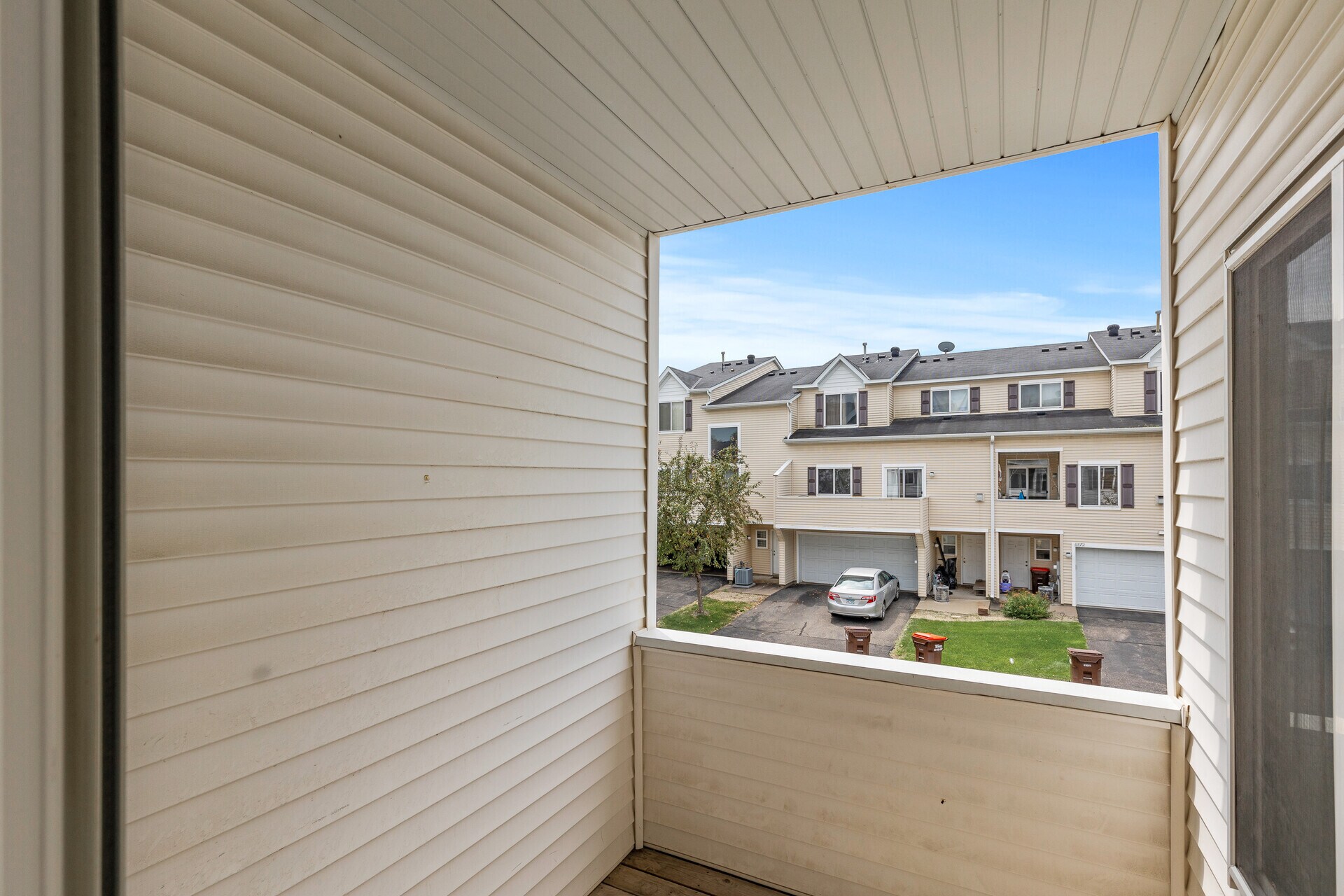 Building Photo - 6860 Meadow Grass Ln S