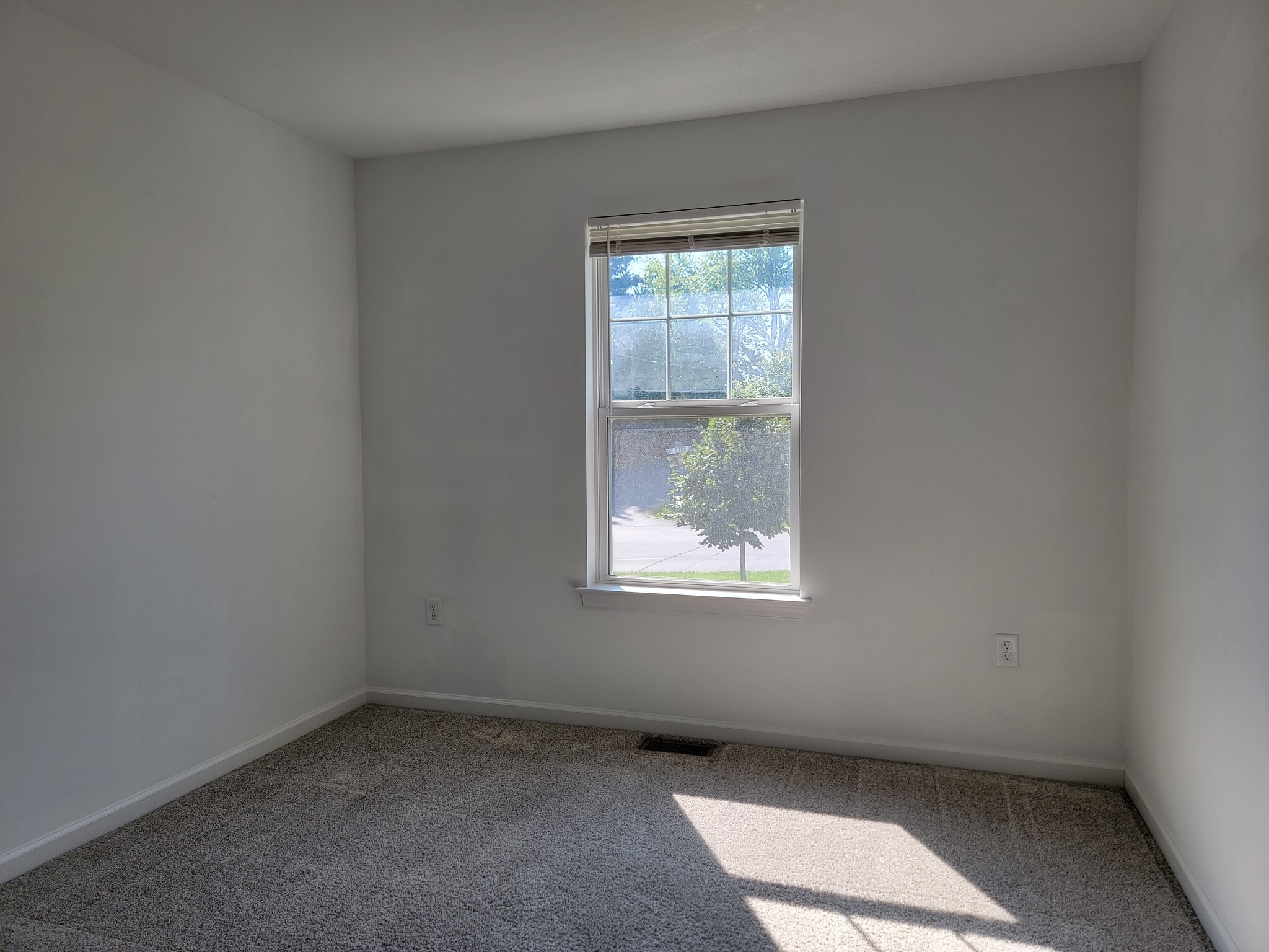Building Photo - 10 Glenbrook Ct