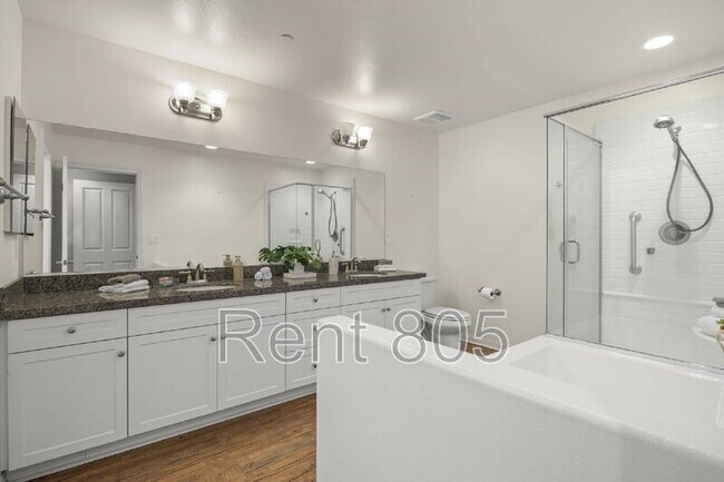 Building Photo - 1008 Los Angeles Ave