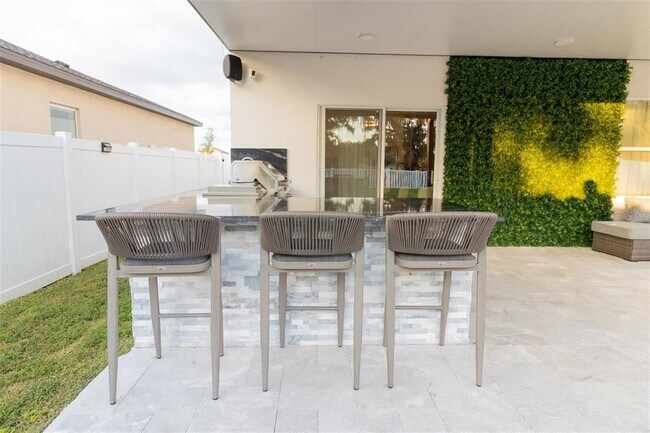 Building Photo - 35576 Eastbrook Ave