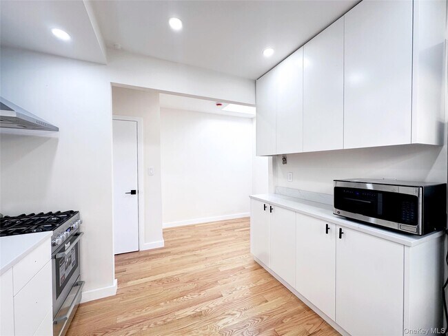 Building Photo - 79-65 69th Rd