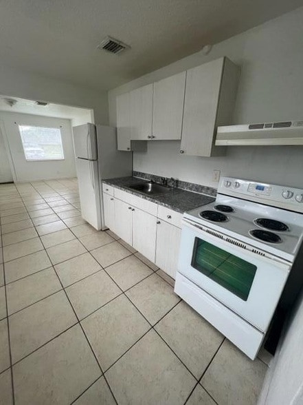 Building Photo - 4998 Kirk Rd