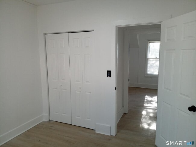 Building Photo - 105 Hillside Ave