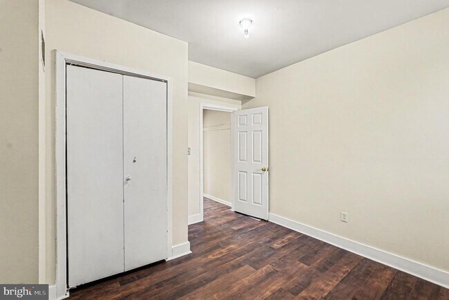 Building Photo - 229 S Fremont Ave