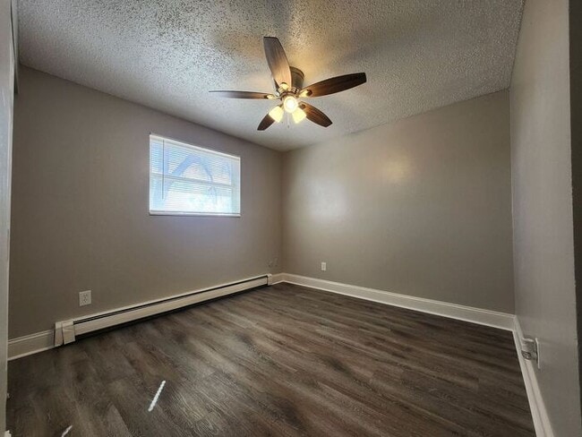 Building Photo - Charming Renovated 2-Bedroom – Includes Utilities | Move In Now – Next Month’s Rent is Waived!