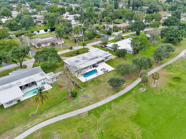 Building Photo - 621 E Tropical Way