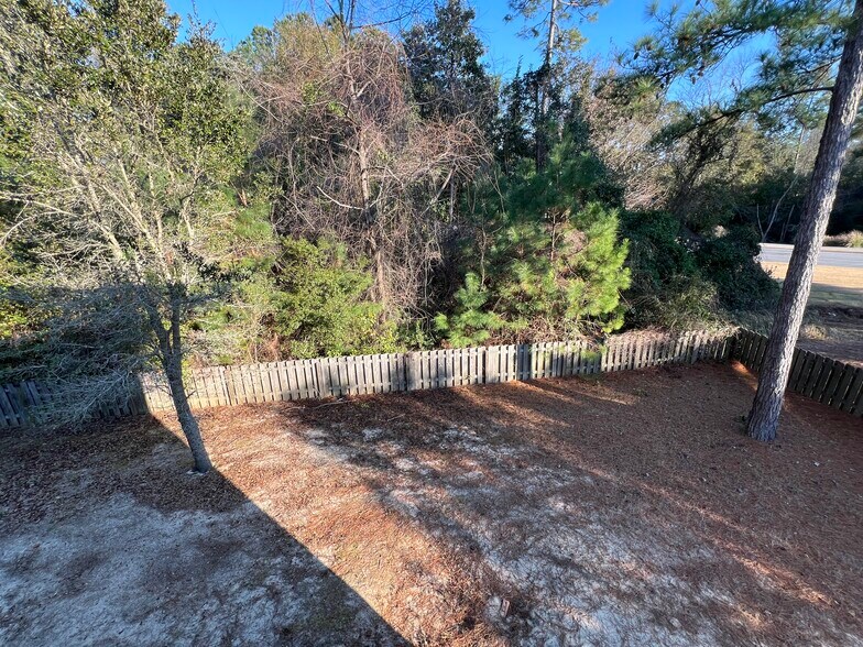 Building Photo - 68 Hemingway Ln