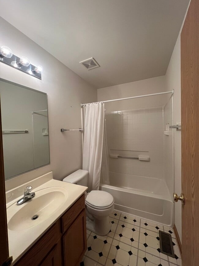 Building Photo - 11800 Niagra Ln