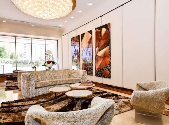 Building Photo - 1800 NE 114th St