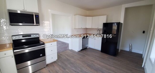 Building Photo - Available NOW