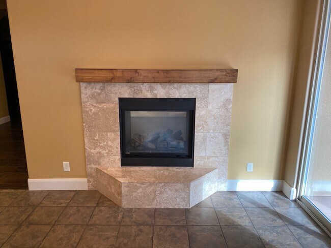 Building Photo - 2242 N Gunsight Dr