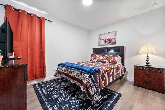 Building Photo - 2133 Langford Ave