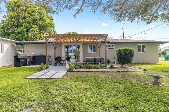 Building Photo - 2586 Auburn Blvd