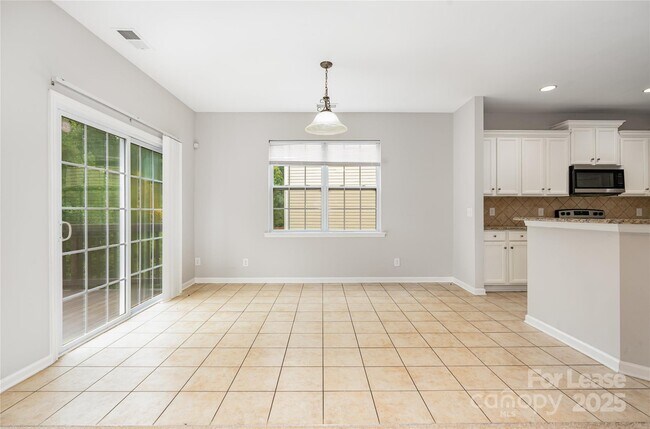 Building Photo - 14026 Green Birch Dr