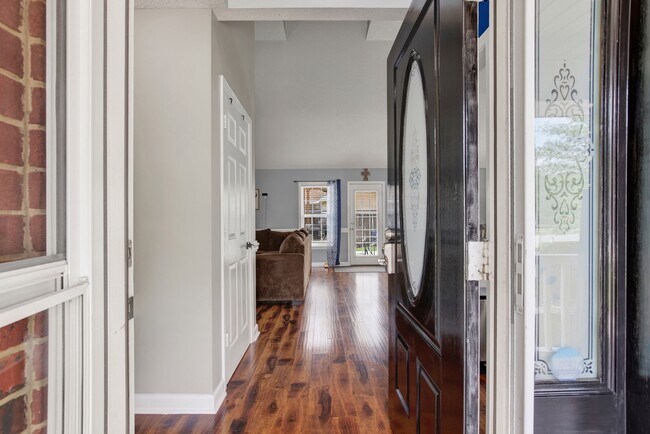 Building Photo - 211 Mikal Dr