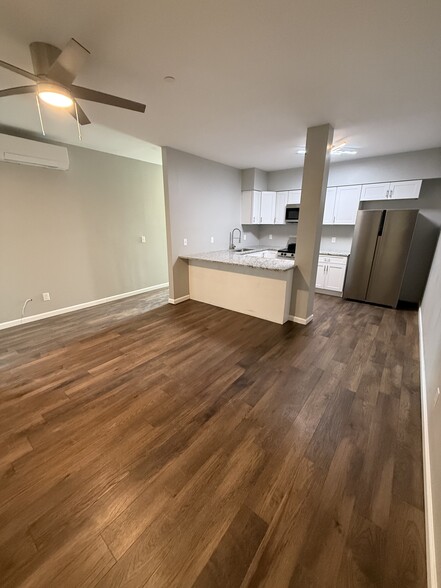 Living/ kitchen - 111 N Main St