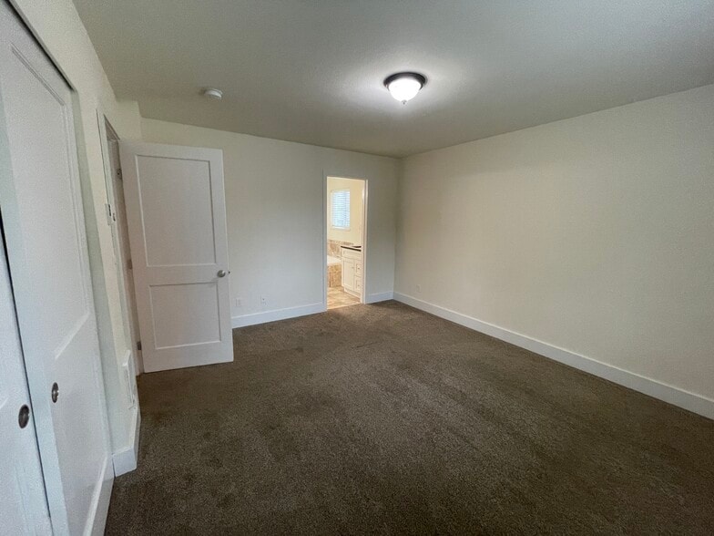 Building Photo - 627 N 3rd St