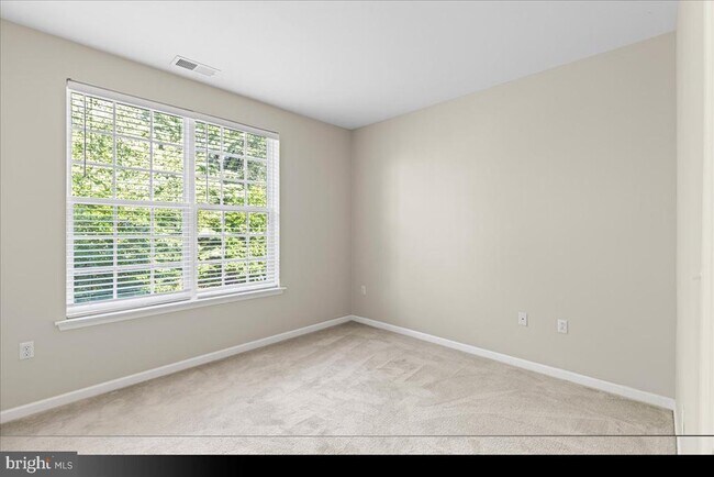 Building Photo - 224 Breeders Cup Dr