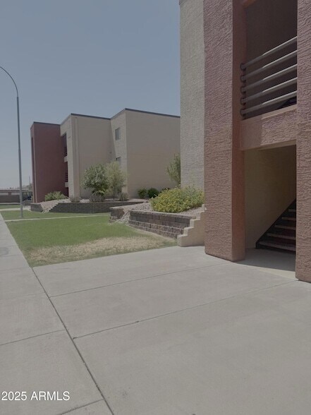 Building Photo - 1340 N Recker Rd