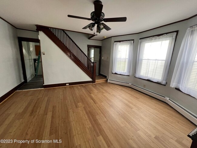 Building Photo - 445 Main St