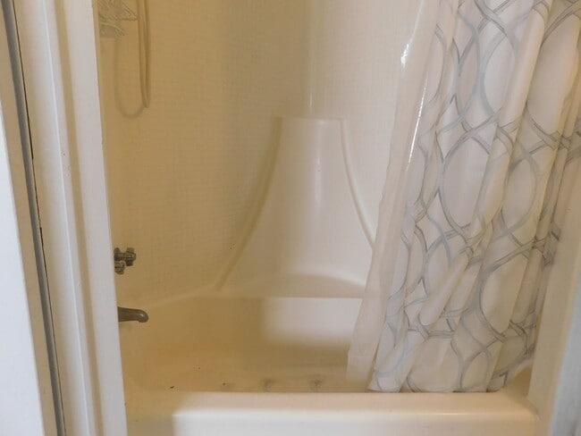 Building Photo - Unique Property