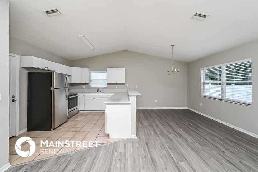 Building Photo - 734 Fox Lake Dr