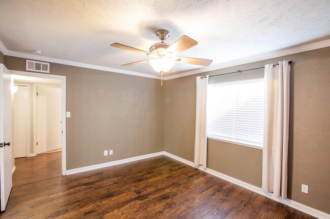 Building Photo - 5713 Baker Dr