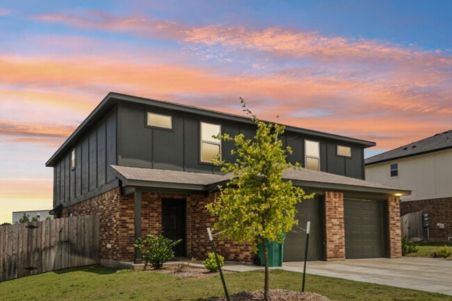 Building Photo - Tejas Pointe