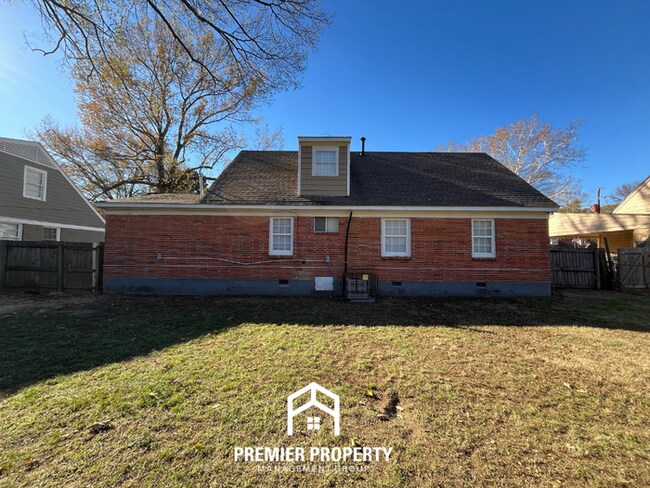 Building Photo - 3816 Cazassa Rd