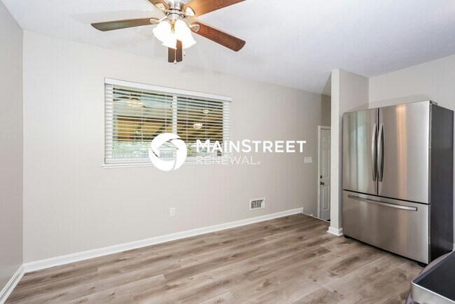 Building Photo - 3 Bedroom Pet-Friendly Home in LOUISVILLE,...
