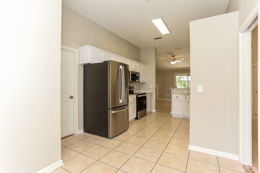 Building Photo - 3726 Woodbriar Dr