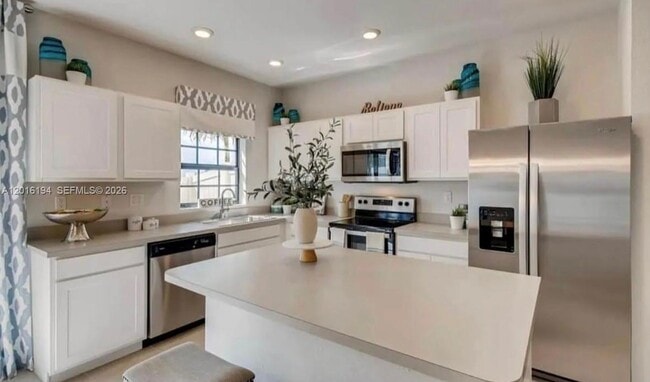 Building Photo - 1116 SW 7th Ct