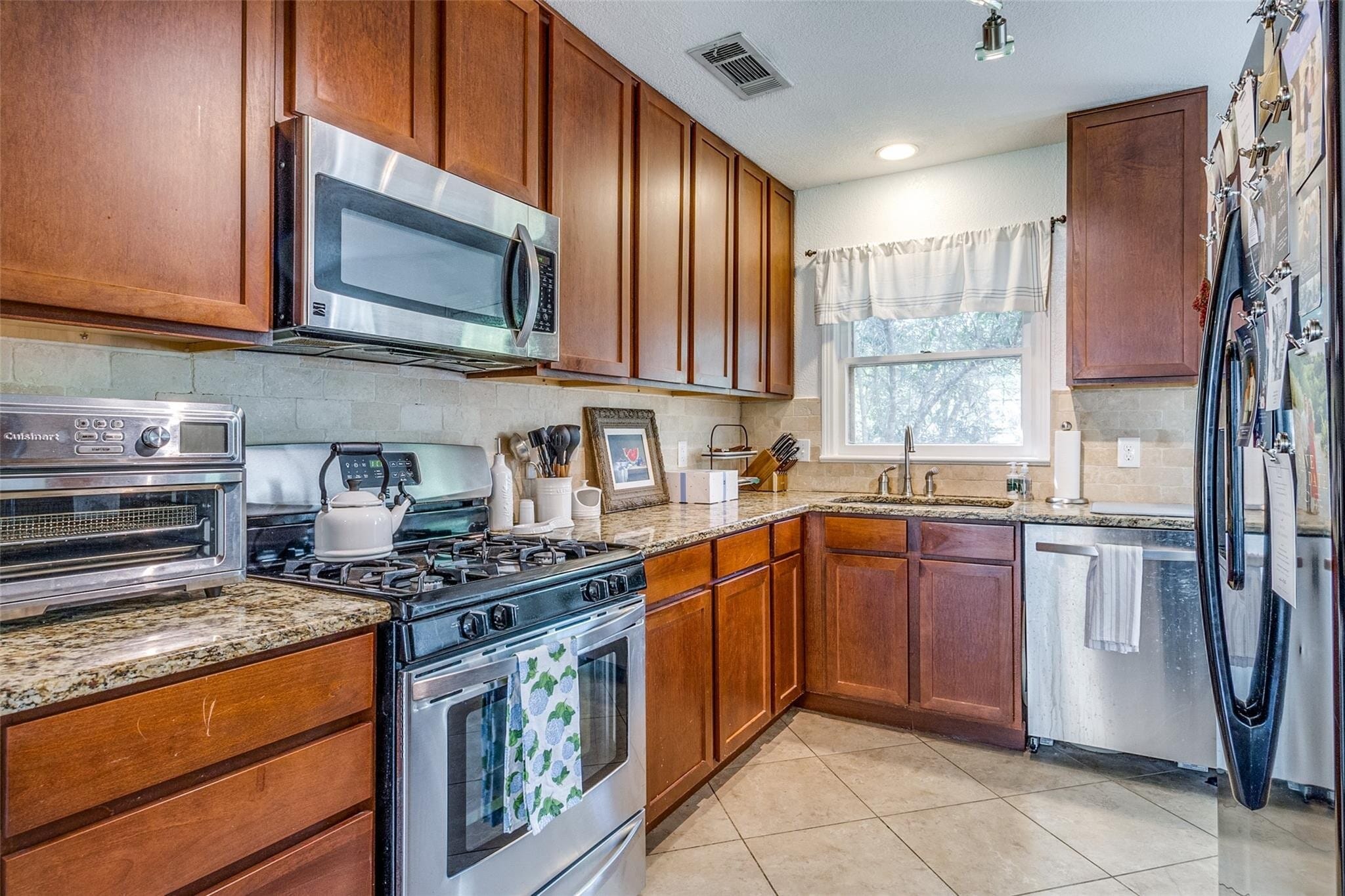 Building Photo - 3732 Seguin Dr
