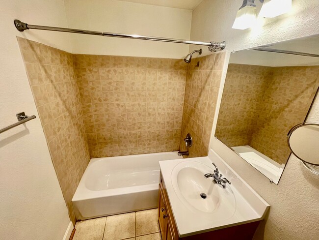 Building Photo - 2 WEEKS FREE RENT! Ground Floor- St. John's One Bedroom One Bath Condo- Most Utilities Included- ...