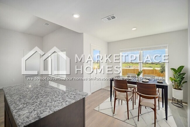 Building Photo - 933 Burlington Ave