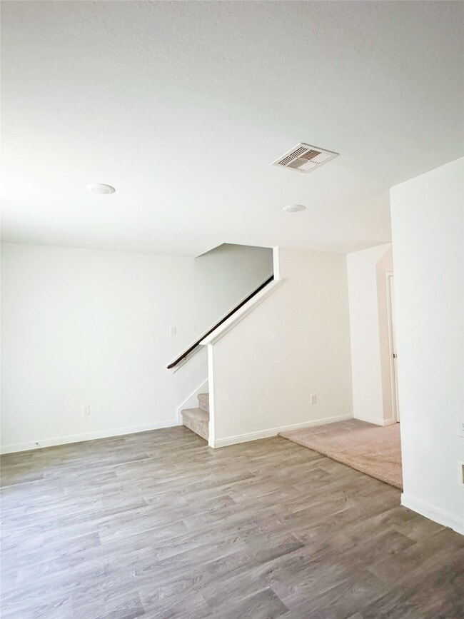 Building Photo - 245 Water Oak