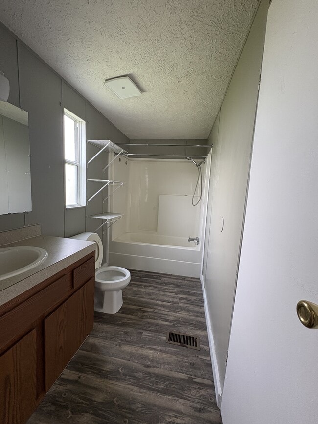 Building Photo - 623 Alex Hardwick Rd