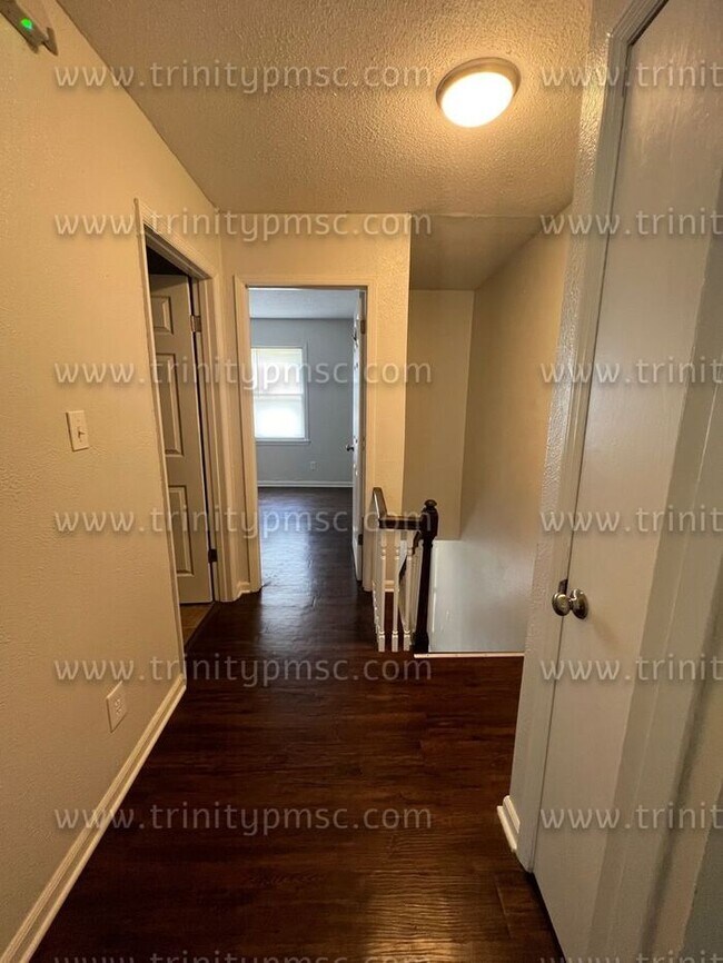 Building Photo - Gorgeous, upgraded and refurbished townhome across from Erskine College!