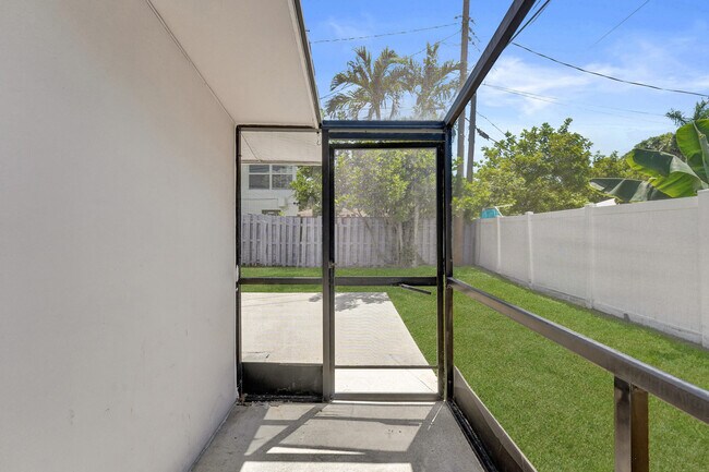 Building Photo - 1738 NE 52nd St