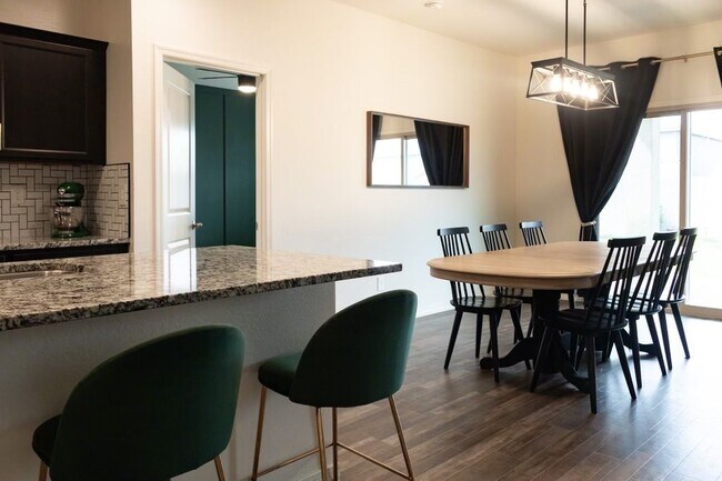 Building Photo - 4590 W Foldwing Dr