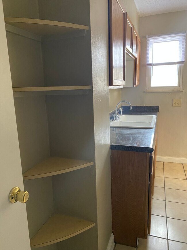 Building Photo - 4046-4048 Halsey Place