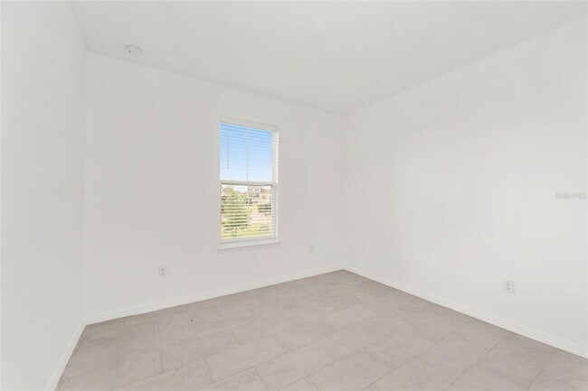 Building Photo - 6175 SW 74th Ct