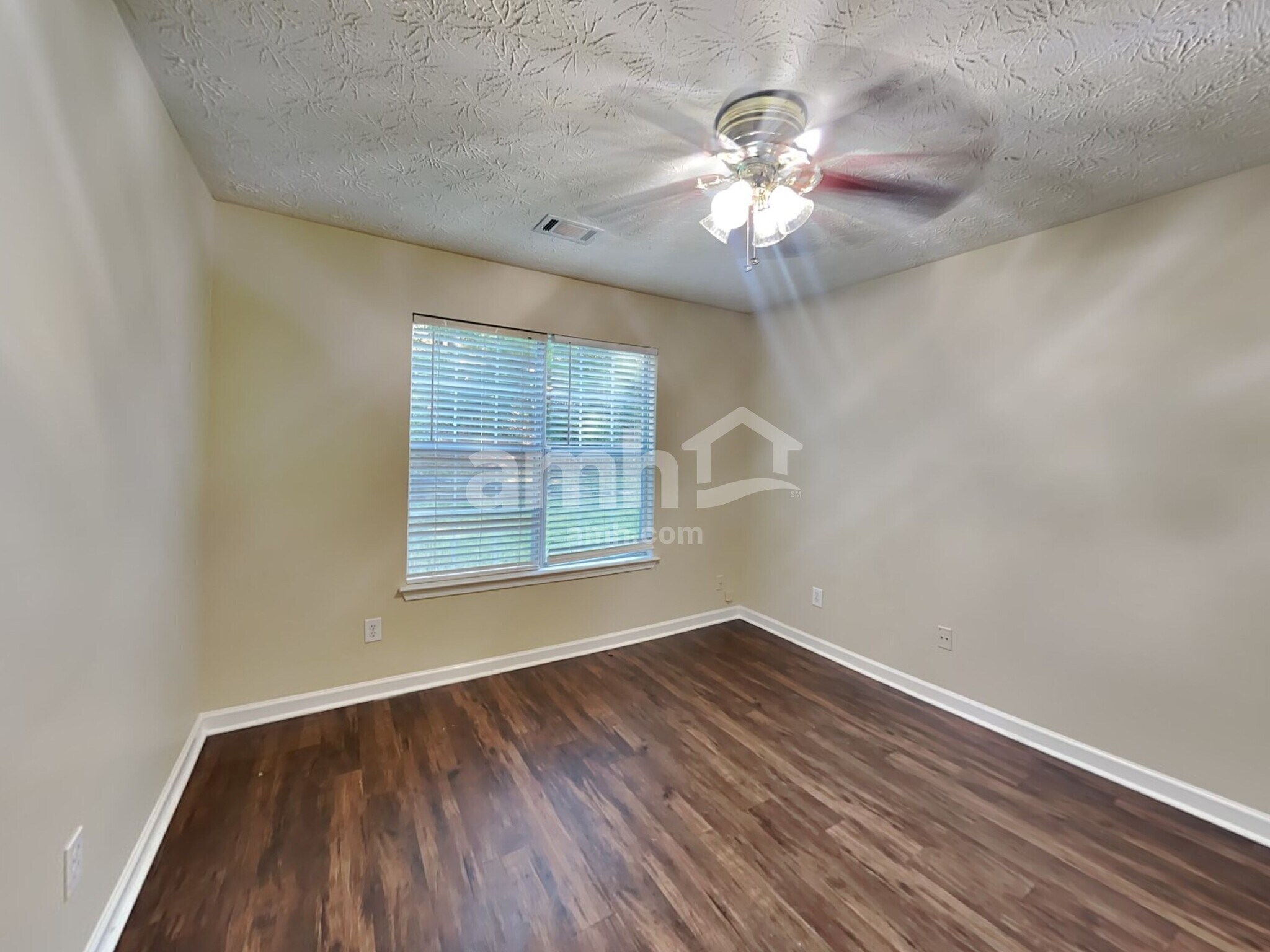 Building Photo - 1215 Wilkes Crest Dr