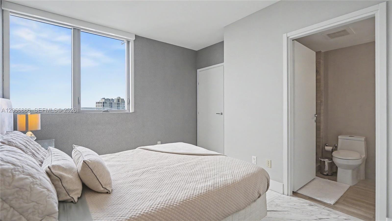 Building Photo - 1300 Brickell Bay Dr