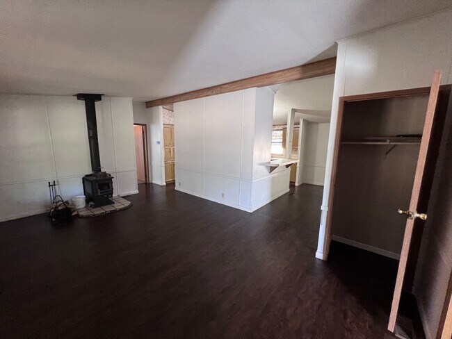 Building Photo - 22195 Vallotton Ln
