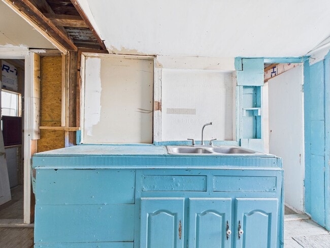 Building Photo - 3412 NE 16th Ave