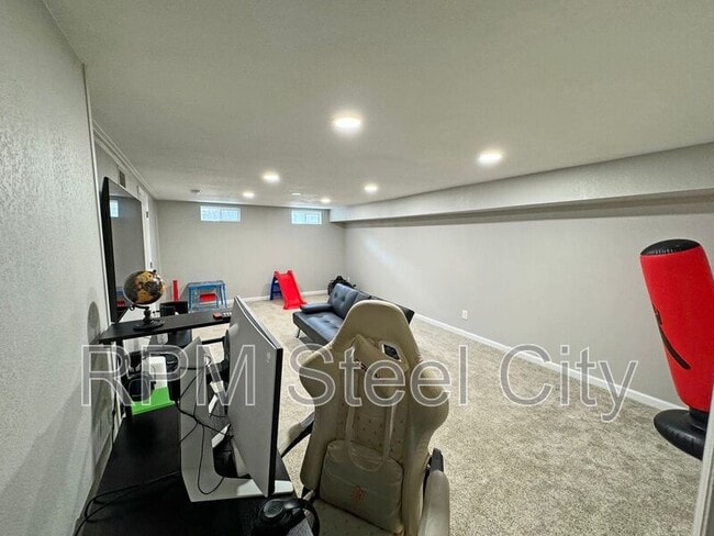 Building Photo - 2524 7th Ave