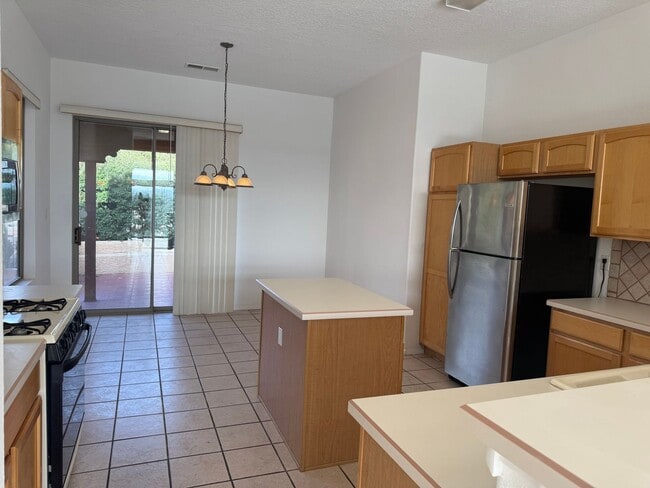 Building Photo - 2828 Monument Dr NW