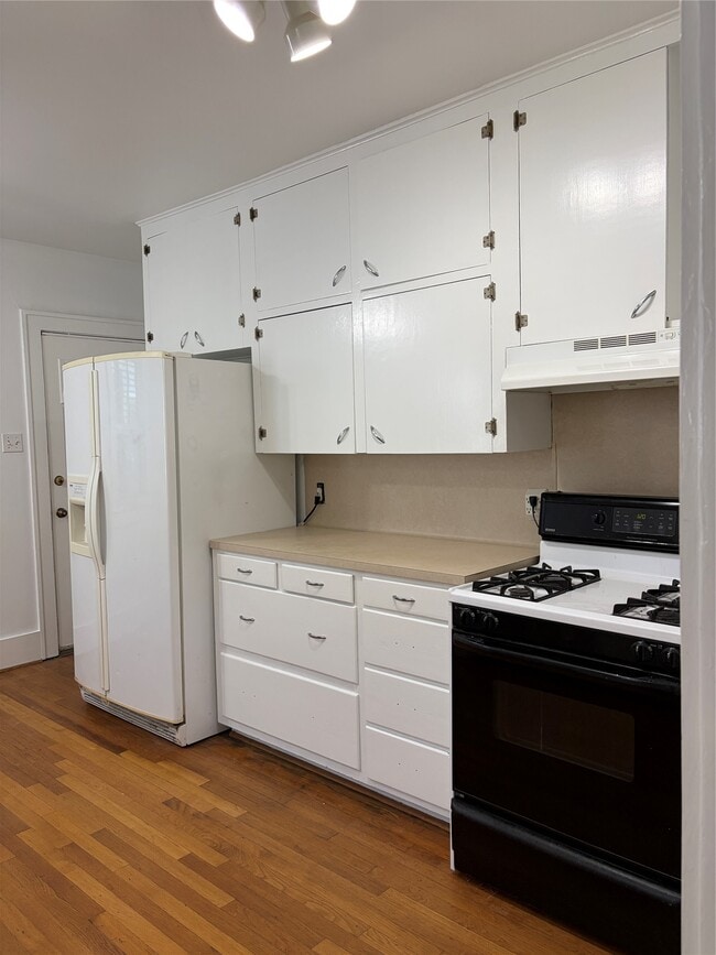 Building Photo - 1719 Dunlavy St