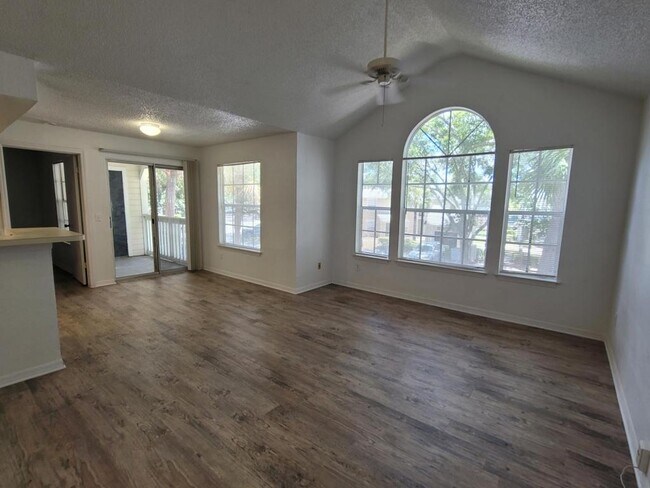 Building Photo - 1021 S Hiawassee Rd